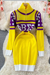 Robe moulante courte en tricot à imprimé lettres et col zippé